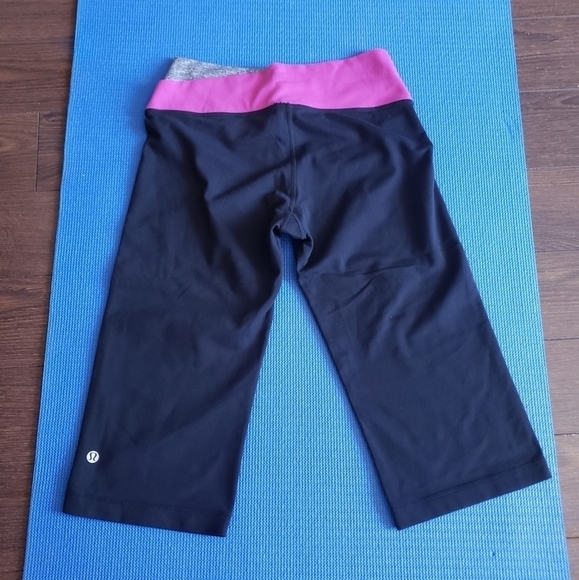 Lululemon Astro Capri Waisted Yoga Goove - Picture 1 of 9